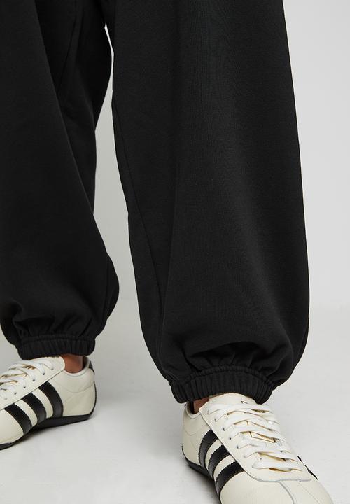 adidas Originals - Plus ess jogger ft w s26 pants - black/white