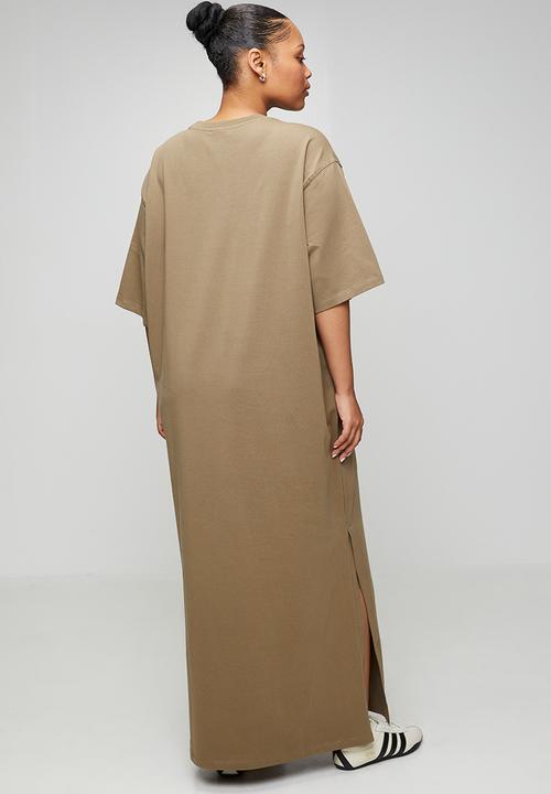 adidas Originals - Plus ess dress w s26 - khaki six/tonal