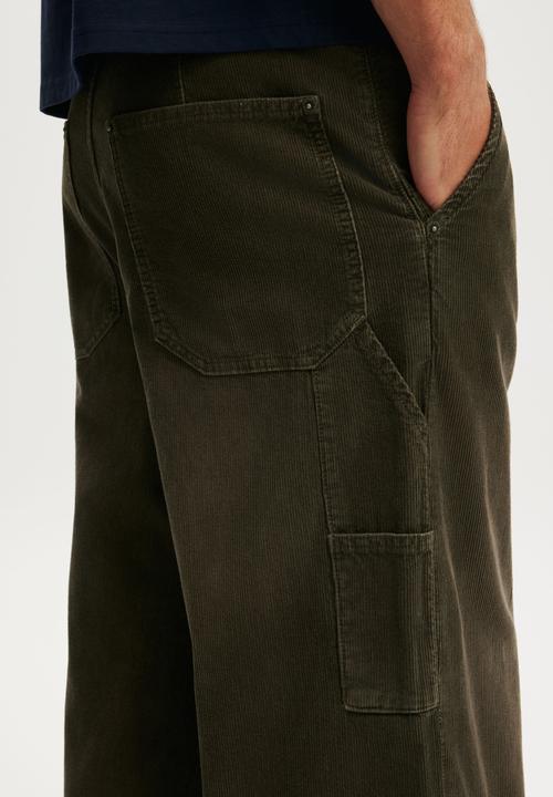 Cotton On - Super Baggy Worker Pant - Military Cord