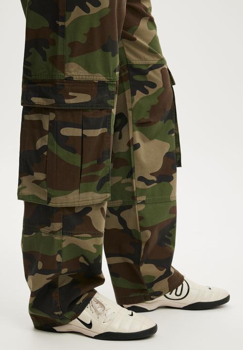 Cotton On - Baggy Cargo Pant - Jungle Camo