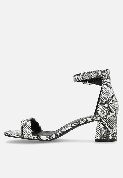 Madison® - Amira 4 open toe ankle strap - black white