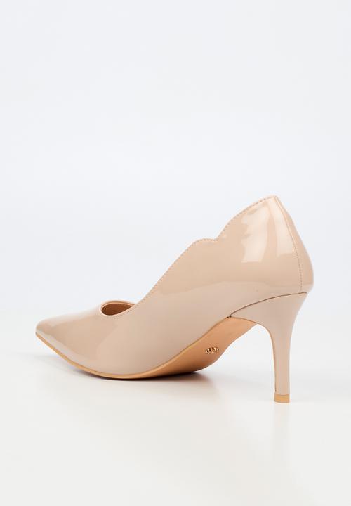 Miss Black - Nola 5 classic scallop heel - neutral