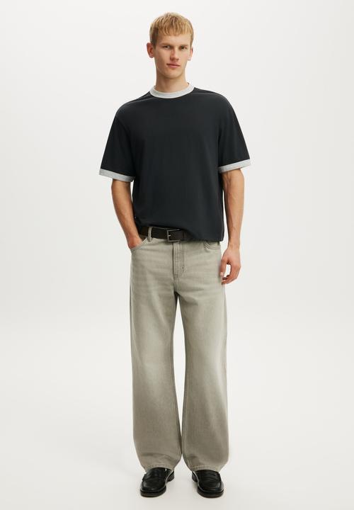 Cotton On - Cropped Fit T-shirt - Washed Black/Grey Marle Ringer