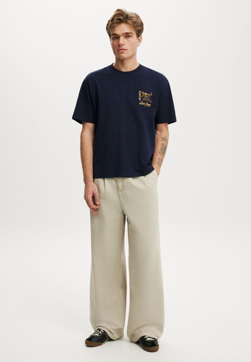 Cotton On - Everyday Fit Graphic T-shirt - Vintage Navy/Live Jazz