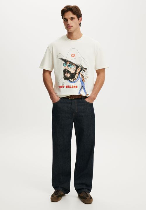 Cotton On - Everyday Fit Music T-Shirt-Lcn Bra Cloud / Post Malone - Sketch
