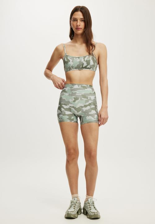Cotton On - Ultra Soft Invisible Scrunch Shortie Short - Camo