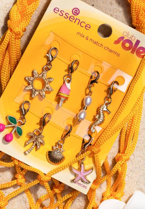 essence - club SOLEIL mix & match charms - 01 Charm Me Maybe?!