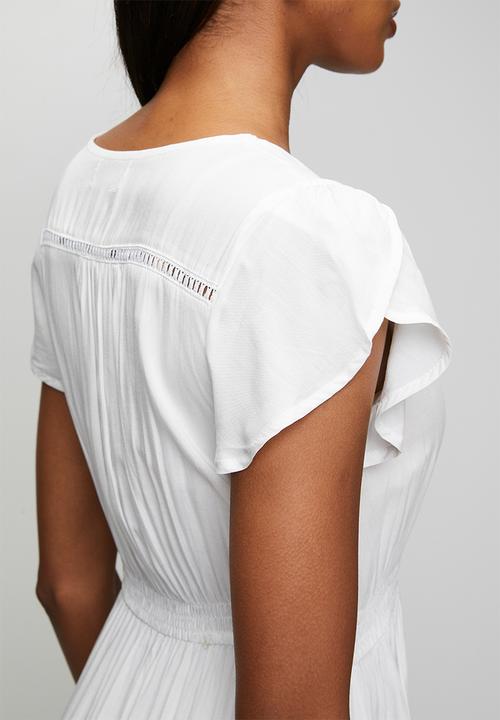 Stella Morgan - Cap Sleeve With Flutter V-Neck Button Through Maxi Plain Colour Maxi Dress With Ladder Lace Trim - White