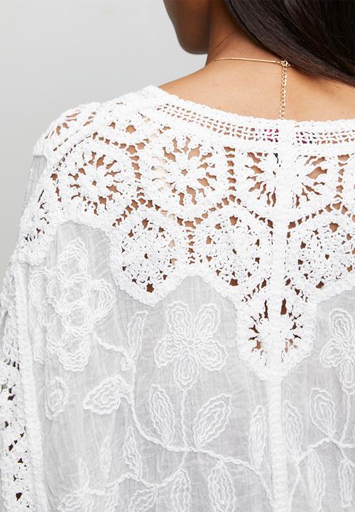 MANDI - Easy Wearing Batwing Sleeve Crochet 3 Buttoned Top - Ivory