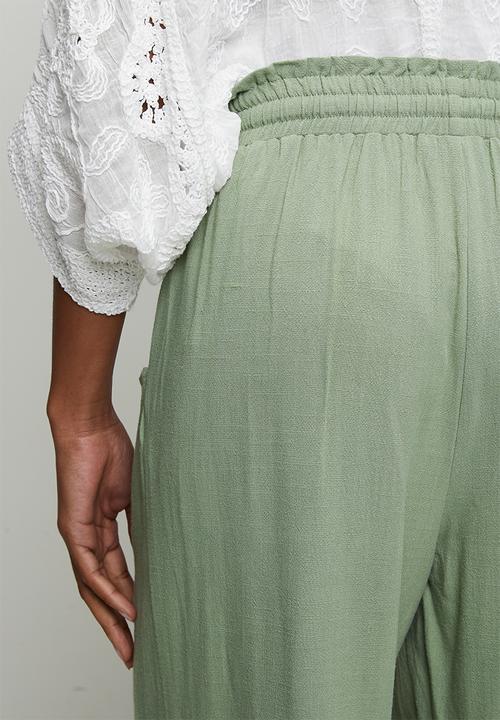 Izabel London - 3/4 Length Drawcord Straight Leg Pant - Sage