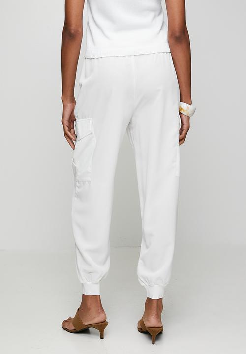 Izabel London - Ankle Length With Drawcord Easy Wearing Cargo Pocket Trouser  - White