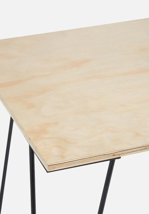 Sixth Floor - Hairpin desk