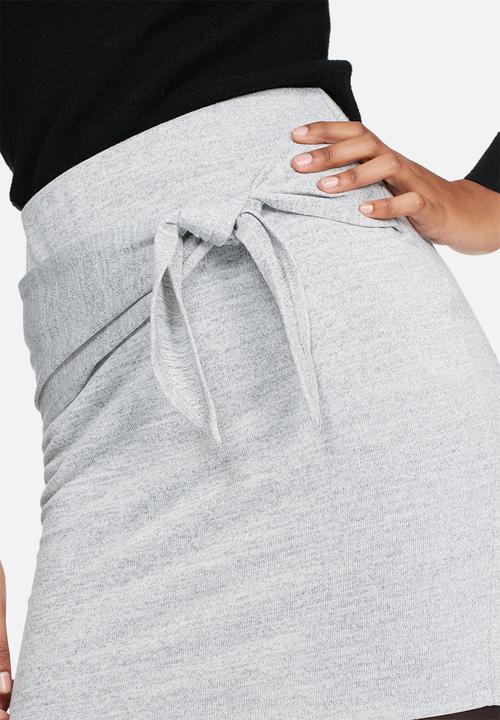 Vero Moda - Sachi tie skirt
