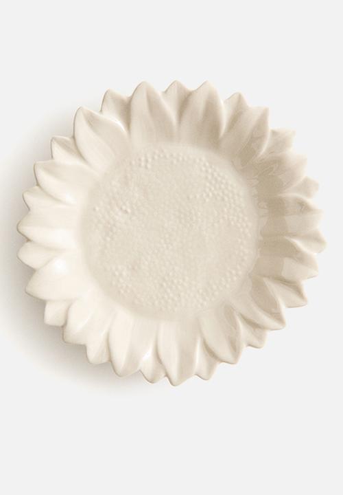 H&M - Sunflower-shaped mid plate - light beige