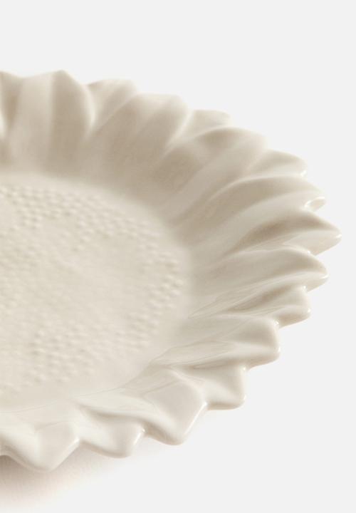 H&M - Sunflower-shaped mid plate - light beige