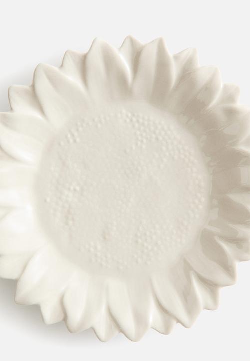 H&M - Sunflower-shaped mid plate - light beige