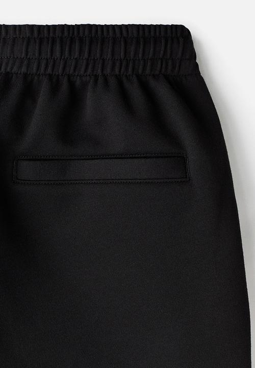 H&M - Relaxed fit interlock shorts - black