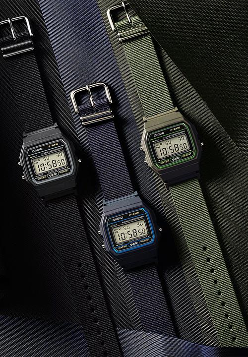 Casio - Standard Dig Square - Black