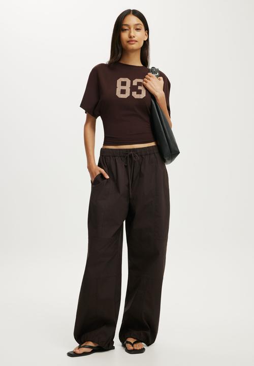Cotton On - Graphic Batwing Short Sleeve Tee - 83/ Dark Oak