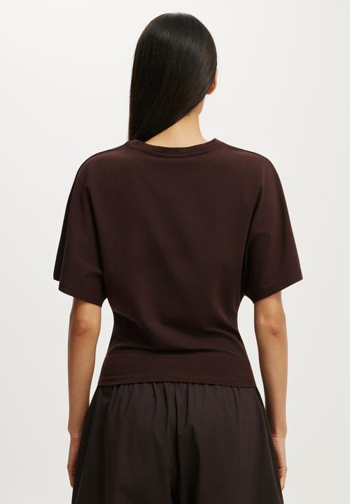 Cotton On - Graphic Batwing Short Sleeve Tee - 83/ Dark Oak