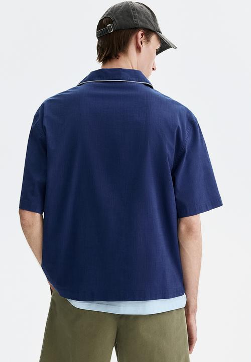 H&M - Relaxed fit printed shirt - navy blue/richmond