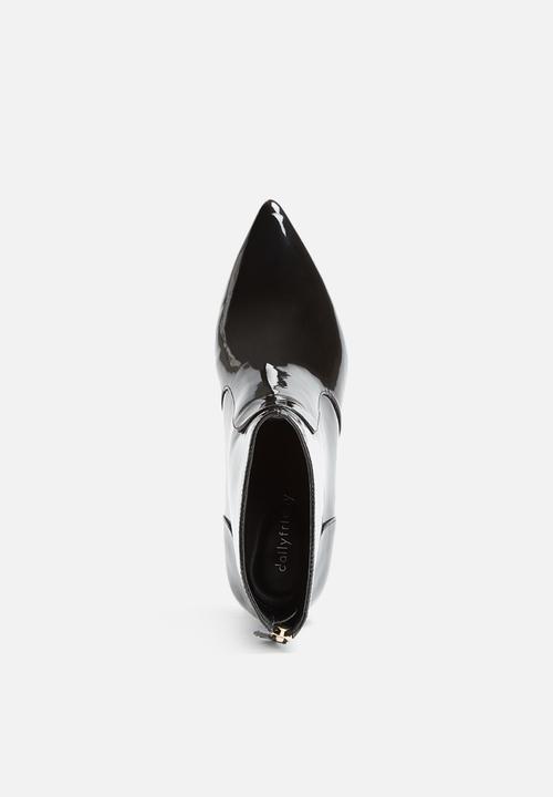 dailyfriday - Modern heel boot