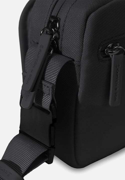 Kapten & Son - Lulea - all black