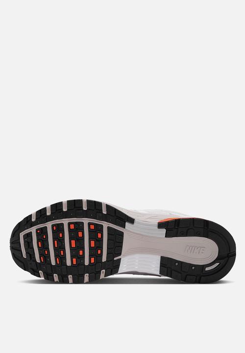 Nike - NIKE P-6000 SE TECH SL