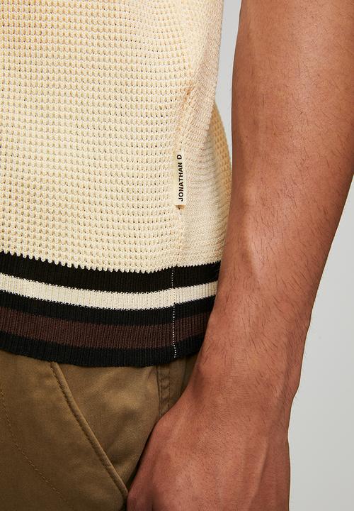 Jonathan D - Theo Knitwear - Natural