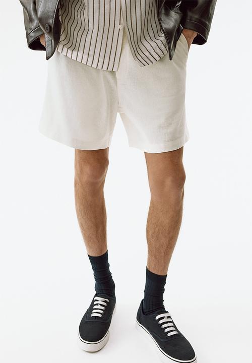 H&M - Relaxed fit linen-blend shorts - white