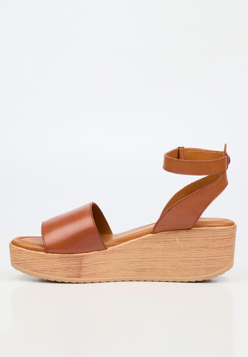 Nicci Tyler - Luisa 1 Leather Espadrille Wedge Heel - Tan
