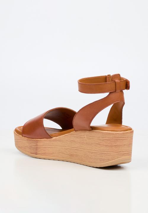Nicci Tyler - Luisa 1 Leather Espadrille Wedge Heel - Tan