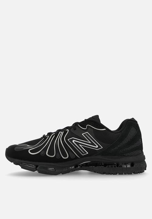 New Balance  - 1890