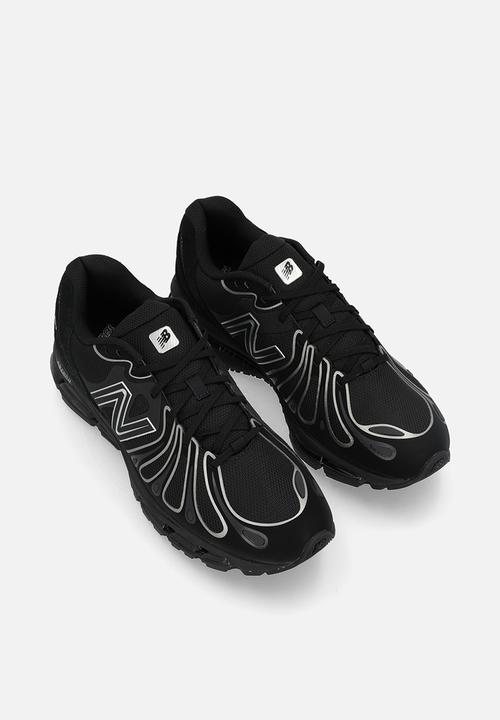 New Balance  - 1890