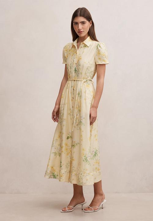 Forever New - Avery short sleeve seam detail midi dress in saffia ditsy