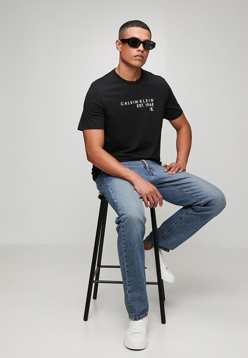 Calvin Klein - Oversized Monogram Logo T-Shirt - Black