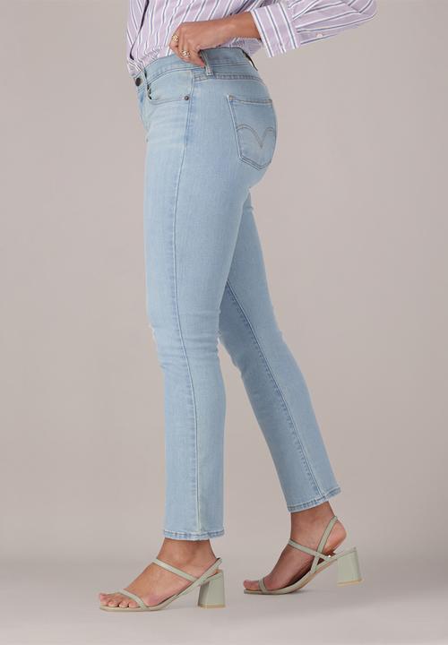 Levi’s® - Curvy Straight - Fine Thank You
