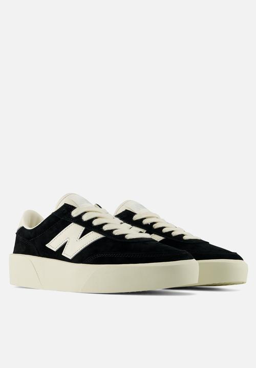 New Balance  - 750