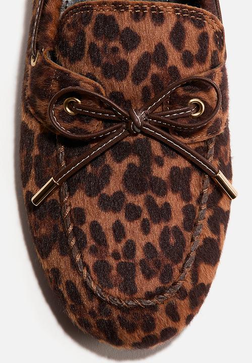 H&M - Deck shoes - brown/leopard print