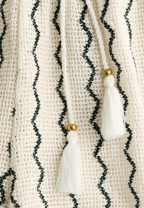 H&M - Crochet-look shorts - cream/zigzag pattern