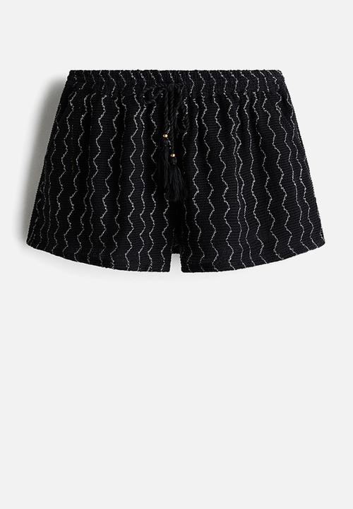 H&M - Crochet-look shorts - black/striped