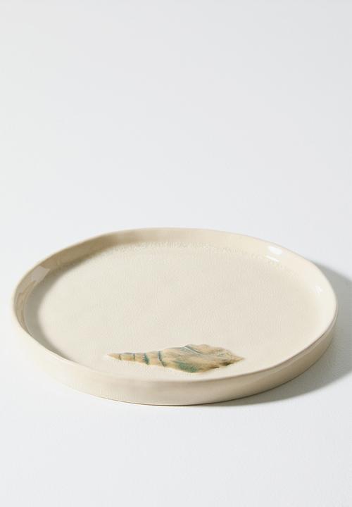 Sixth Floor - Stoneware Shell Side Plate - Neutral