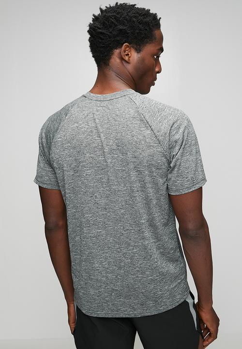 Nike - Short Sleave Heather Hydroguard - BLACK