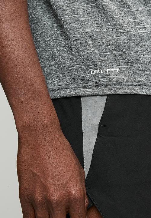 Nike - Short Sleave Heather Hydroguard - BLACK