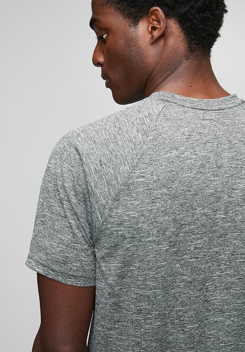 Nike - Short Sleave Heather Hydroguard - BLACK