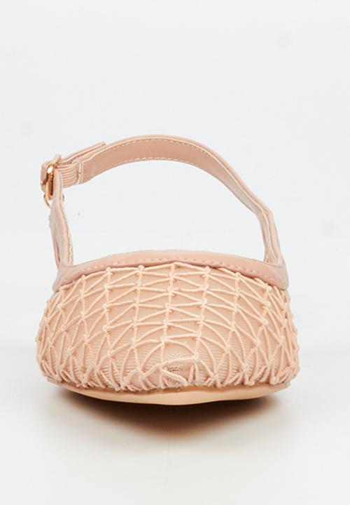 Miss Black - Lavelle 3 embroidered pump - natural