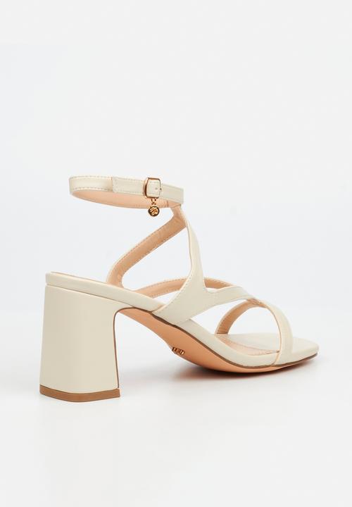 Miss Black - Lenor 2 strappy block heel - neutral
