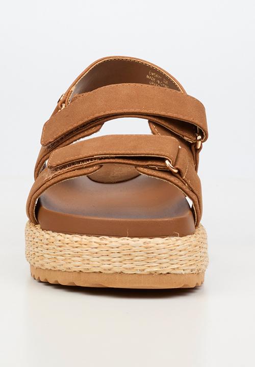 Miss Black - Emory 1 chunky strap wedge - tan