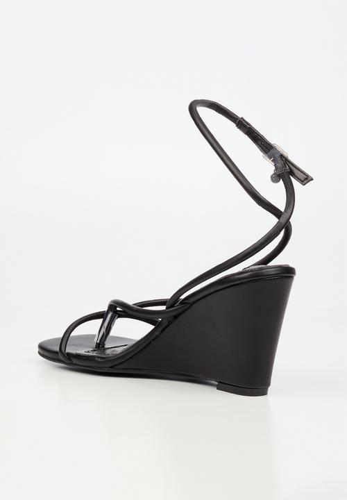 Miss Black - Marley 1 strappy wedge - black
