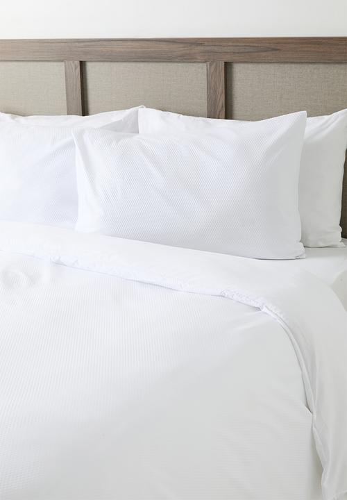 Sixth Floor - White Seersucker Duvet